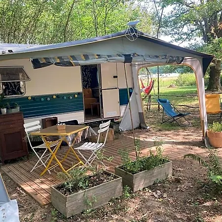 L'intemporelle Bed & Breakfast Ozourt